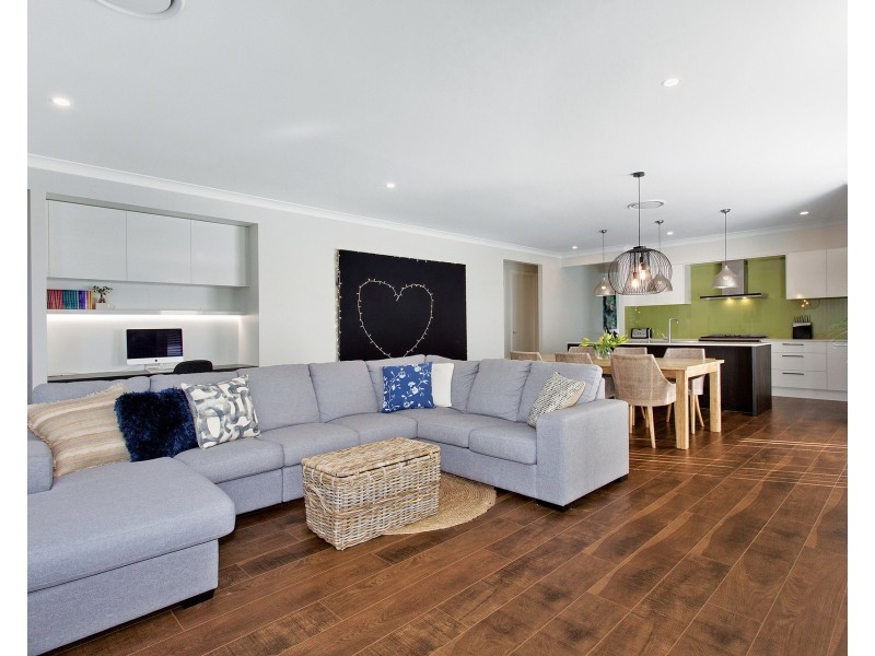 7 Seaside Drive, Lake Cathie NSW 2445