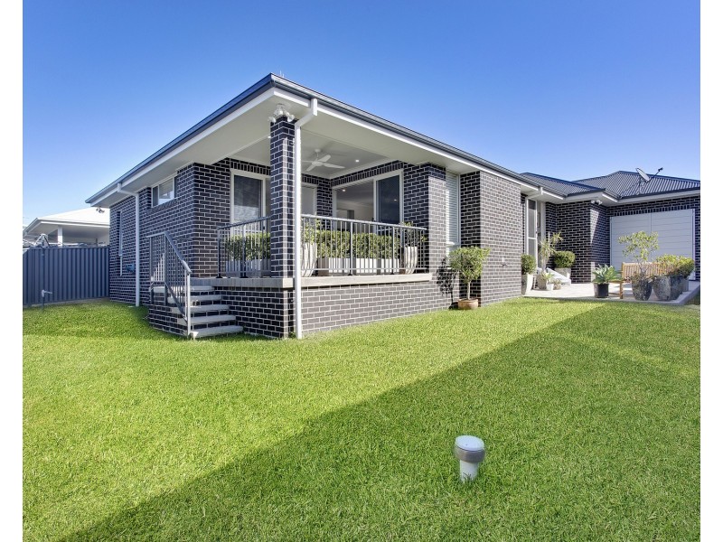 7 Seaside Drive, Lake Cathie NSW 2445