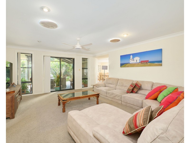 47 Abel Tasman Drive, Lake Cathie NSW 2445