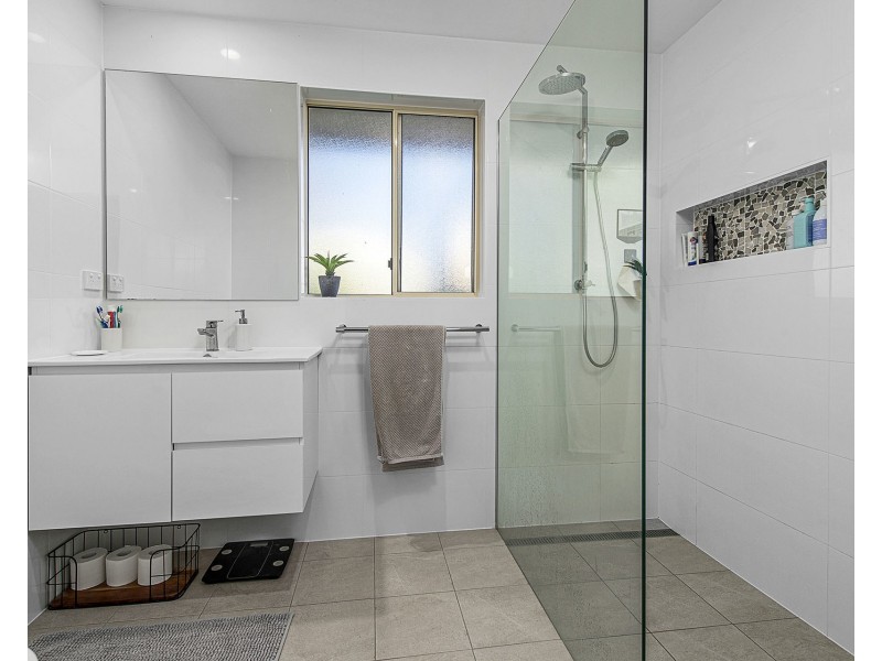 16 John Phillip Drive, Bonny Hills NSW 2445