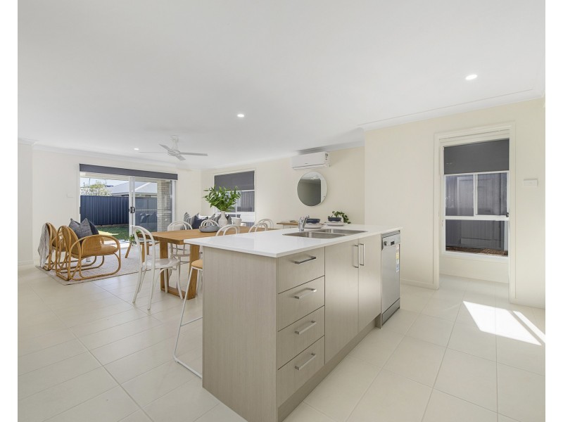 6 Anegada Road, Lake Cathie NSW 2445