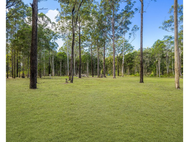 14 Long Point Drive, Lake Cathie NSW 2445