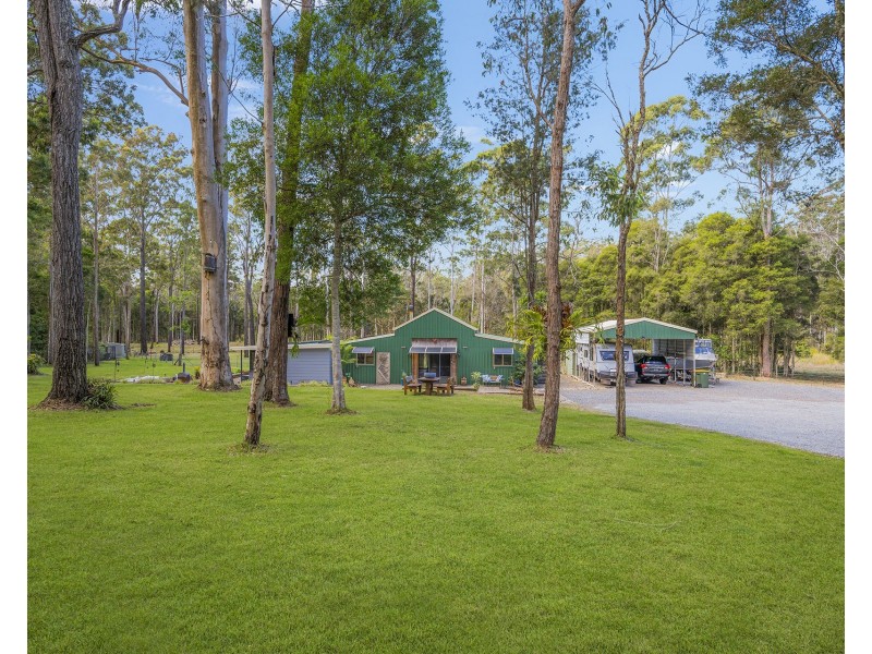 14 Long Point Drive, Lake Cathie NSW 2445