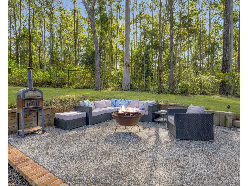 14 Long Point Drive, Lake Cathie NSW 2445