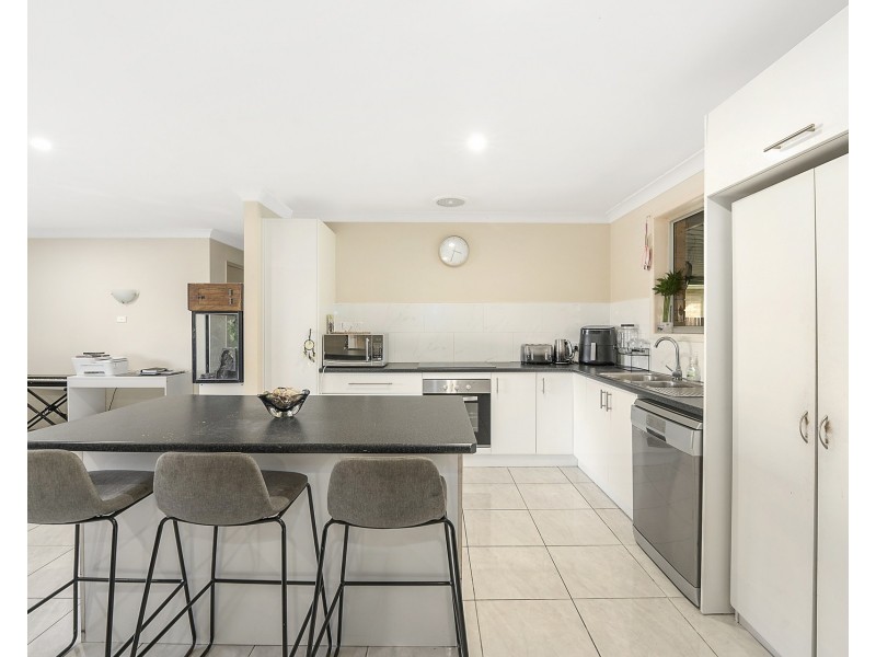 9 Teatree Close, Lakewood NSW 2443