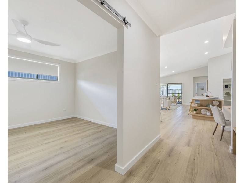 18 Dominica Street, Lake Cathie NSW 2445