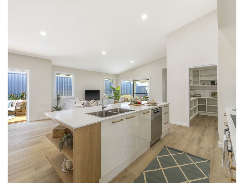 18 Dominica Street, Lake Cathie NSW 2445