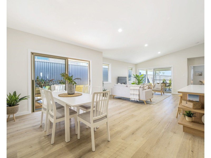 18 Dominica Street, Lake Cathie NSW 2445