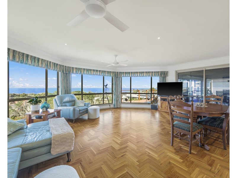 1526 Ocean Drive, Lake Cathie NSW 2445