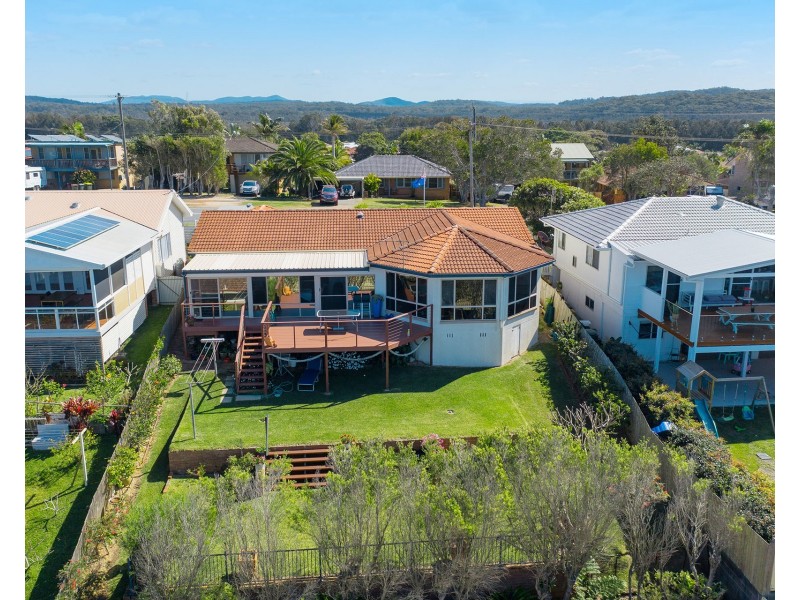 1526 Ocean Drive, Lake Cathie NSW 2445