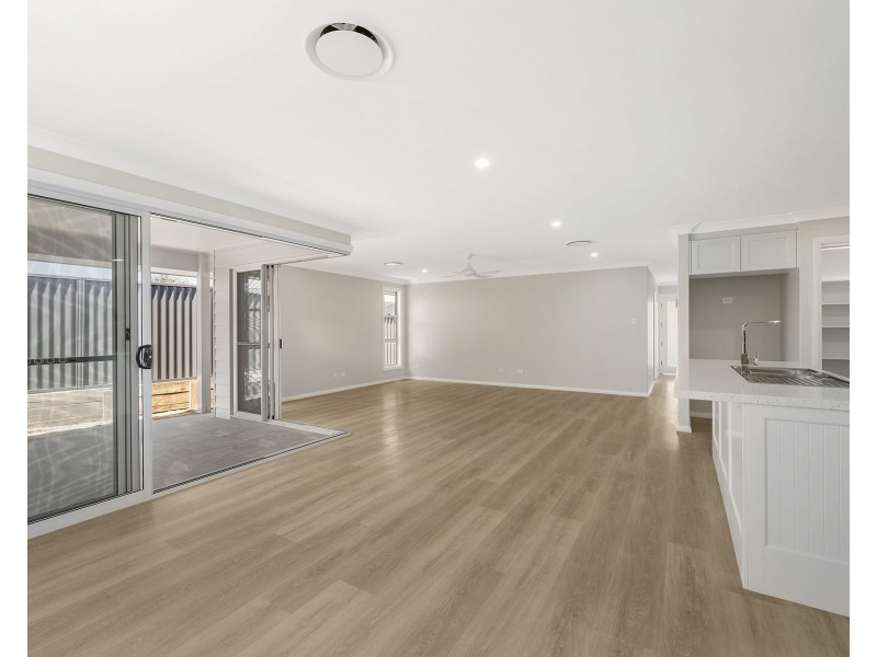 97 Sovereign Drive, Thrumster NSW 2444