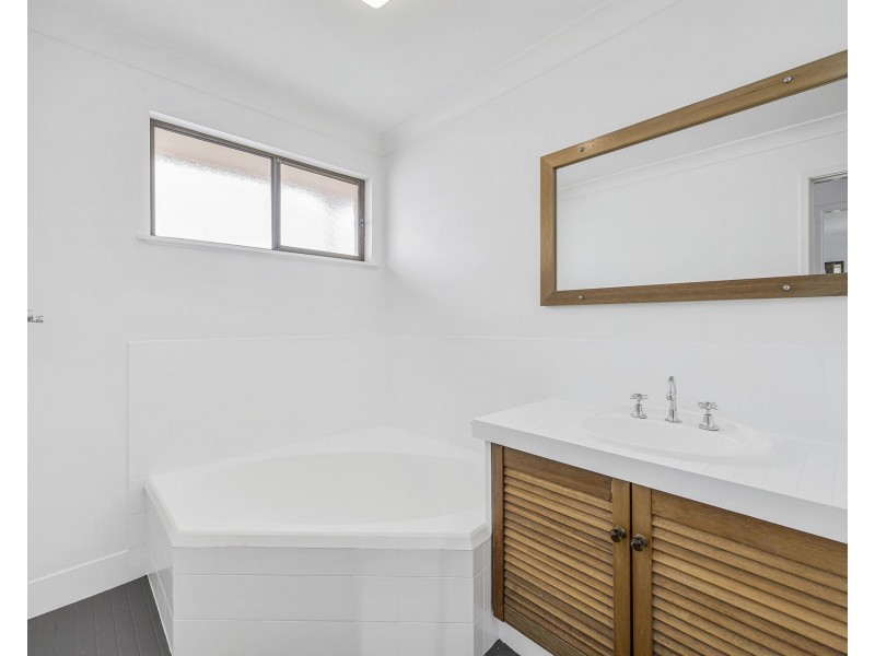 5 Kalang Street, Lake Cathie NSW 2445