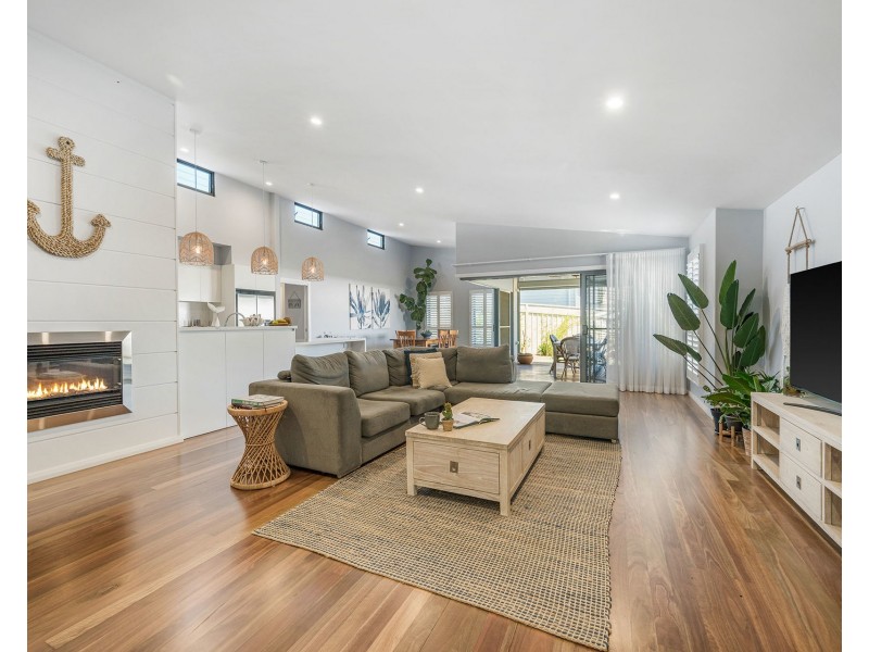 1 Ella Close, Bonny Hills NSW 2445