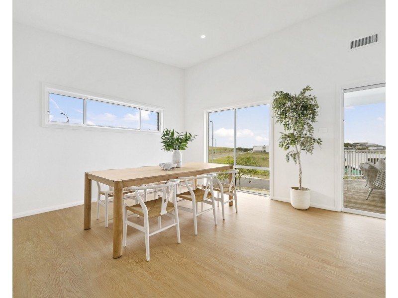 2B Antigua Avenue, Lake Cathie NSW 2445