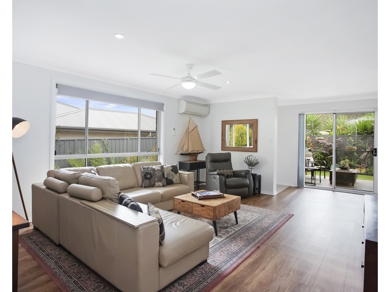 1/9 Investigator Way, Laurieton NSW 2443