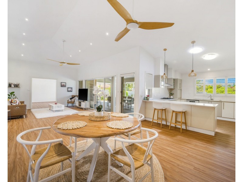 6 Whitby Place, Lake Cathie NSW 2445