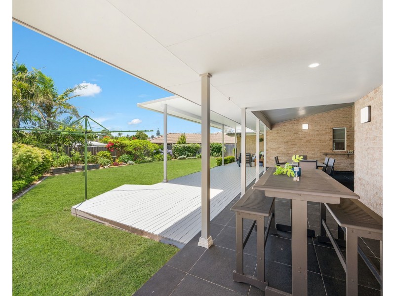 6 Whitby Place, Lake Cathie NSW 2445