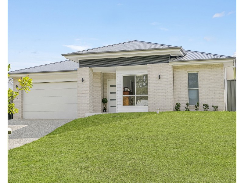 8 Antigua Avenue, Lake Cathie NSW 2445