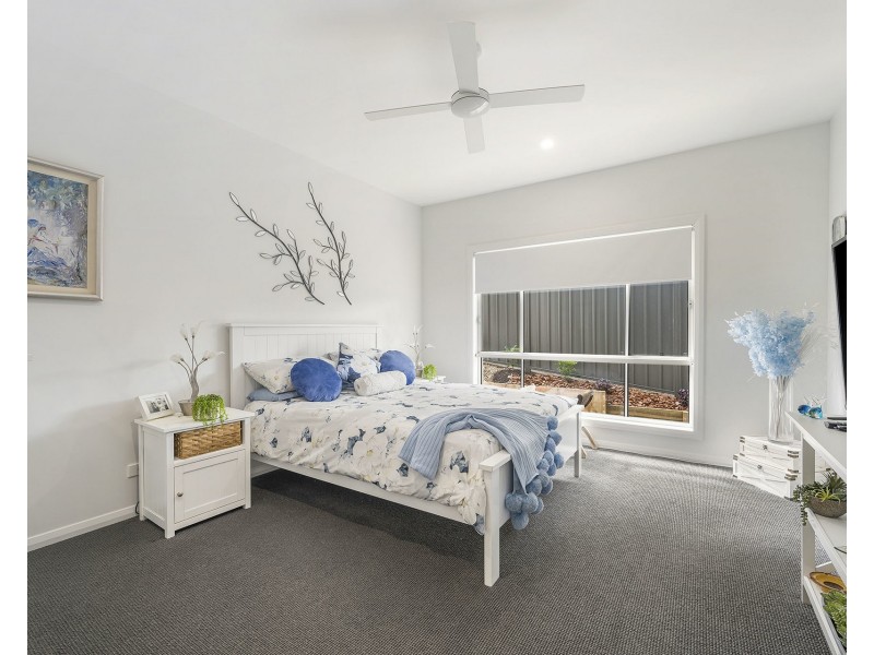 8 Antigua Avenue, Lake Cathie NSW 2445
