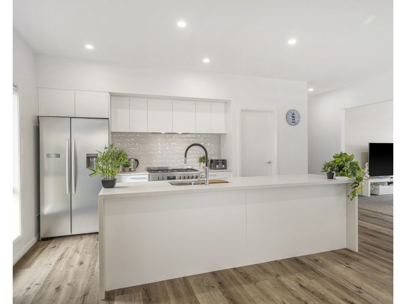 8 Antigua Avenue, Lake Cathie NSW 2445