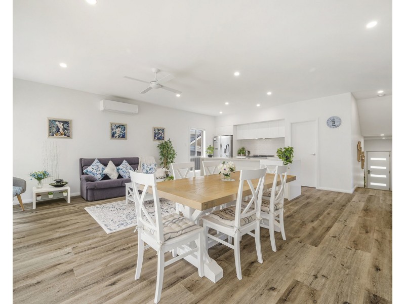 8 Antigua Avenue, Lake Cathie NSW 2445
