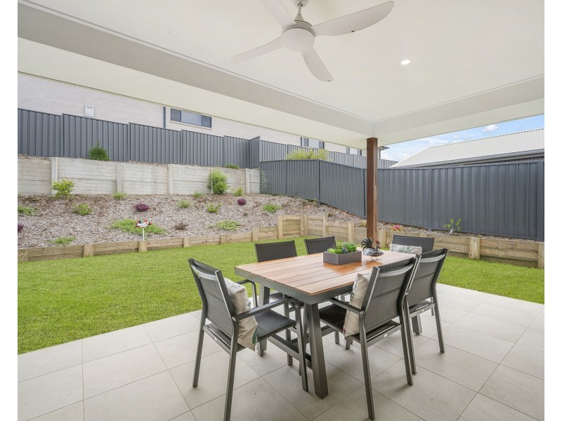 8 Antigua Avenue, Lake Cathie NSW 2445