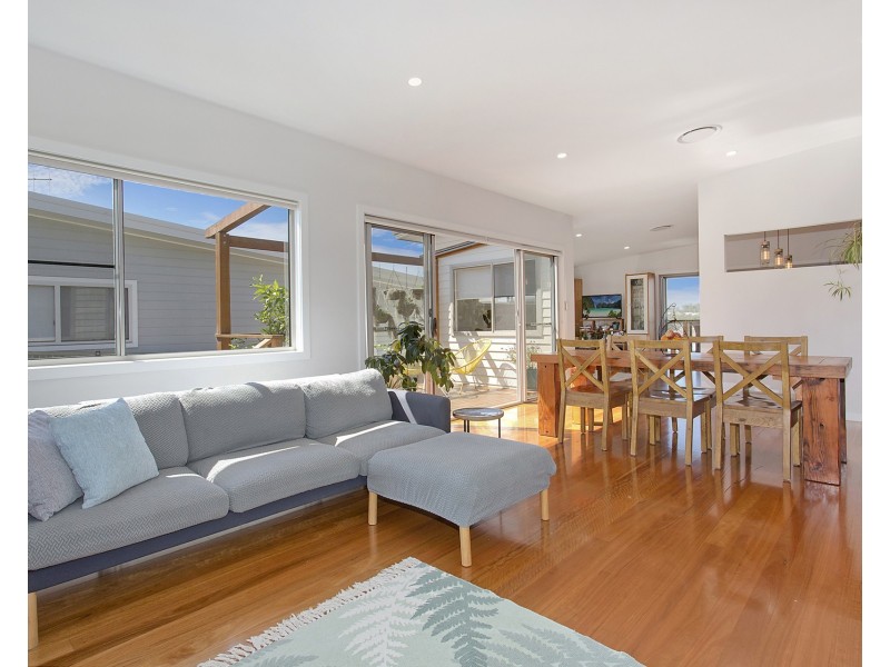 12 Tobago Parade, Lake Cathie NSW 2445