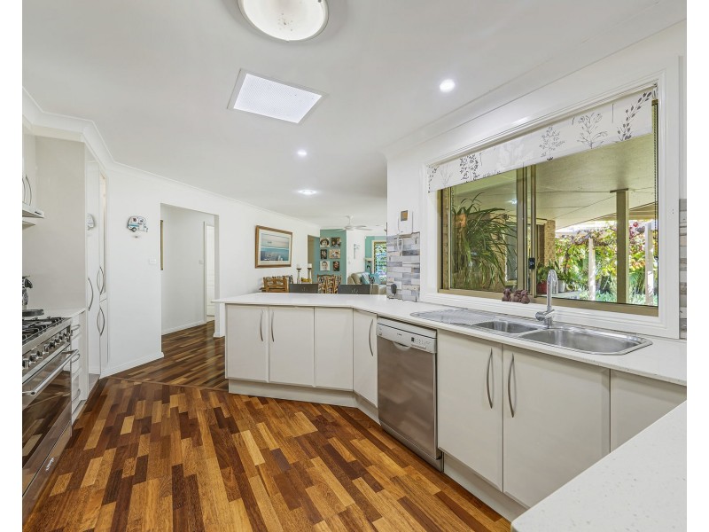 5 Edgewater Close, Lake Cathie NSW 2445