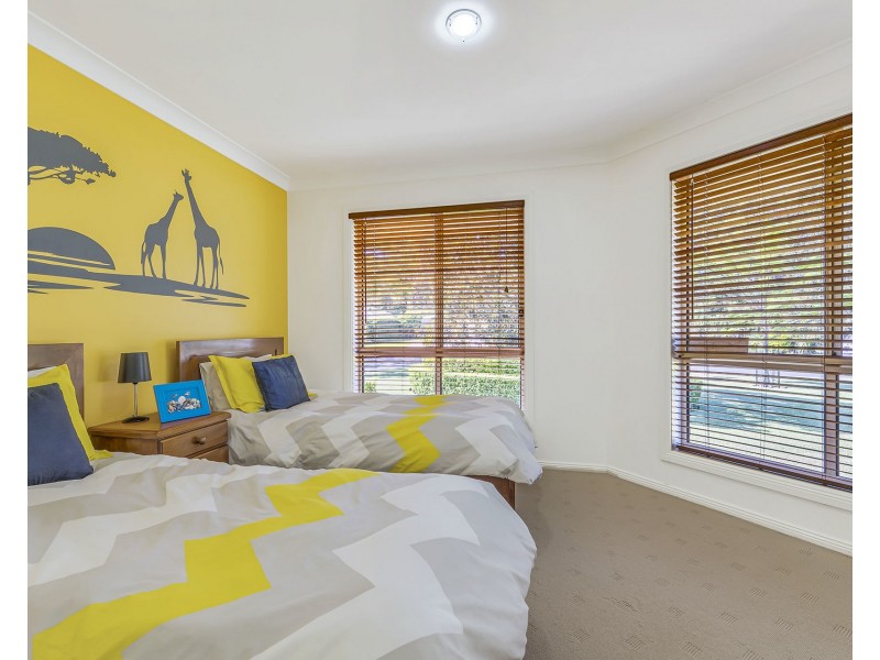 5 Edgewater Close, Lake Cathie NSW 2445