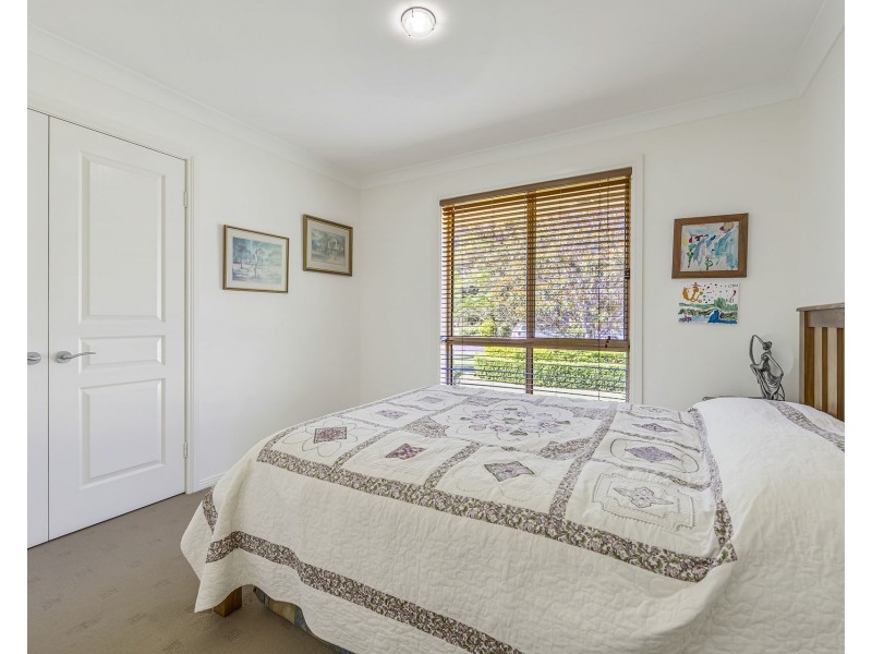 5 Edgewater Close, Lake Cathie NSW 2445