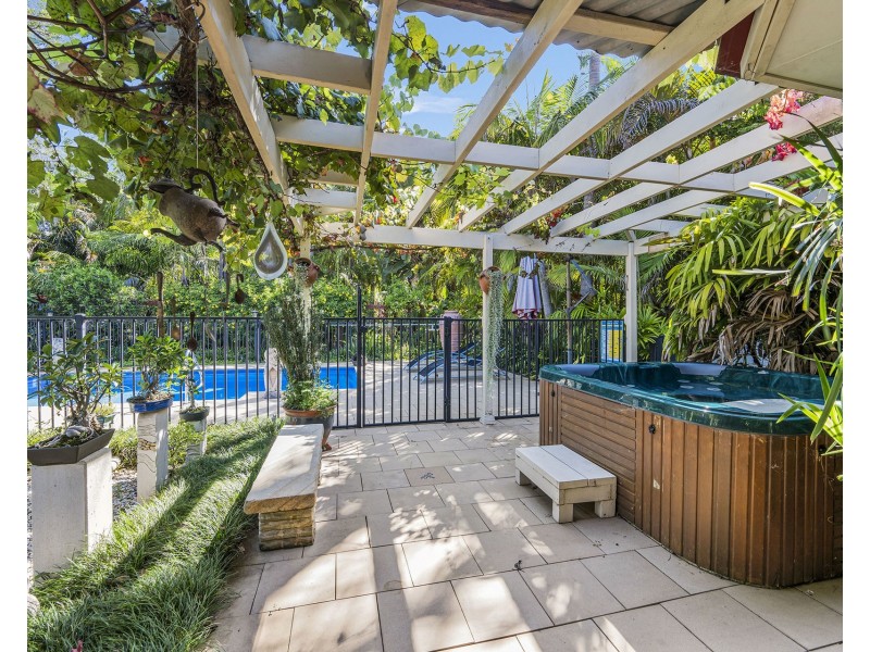 5 Edgewater Close, Lake Cathie NSW 2445