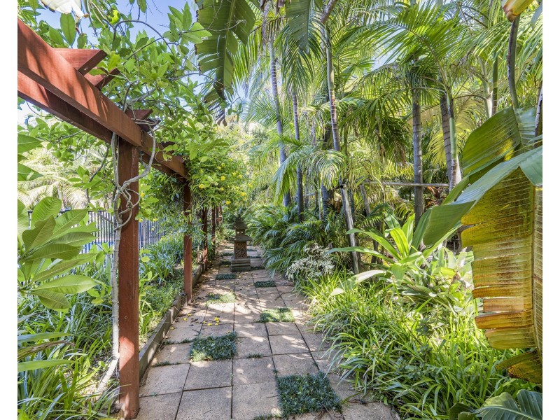 5 Edgewater Close, Lake Cathie NSW 2445