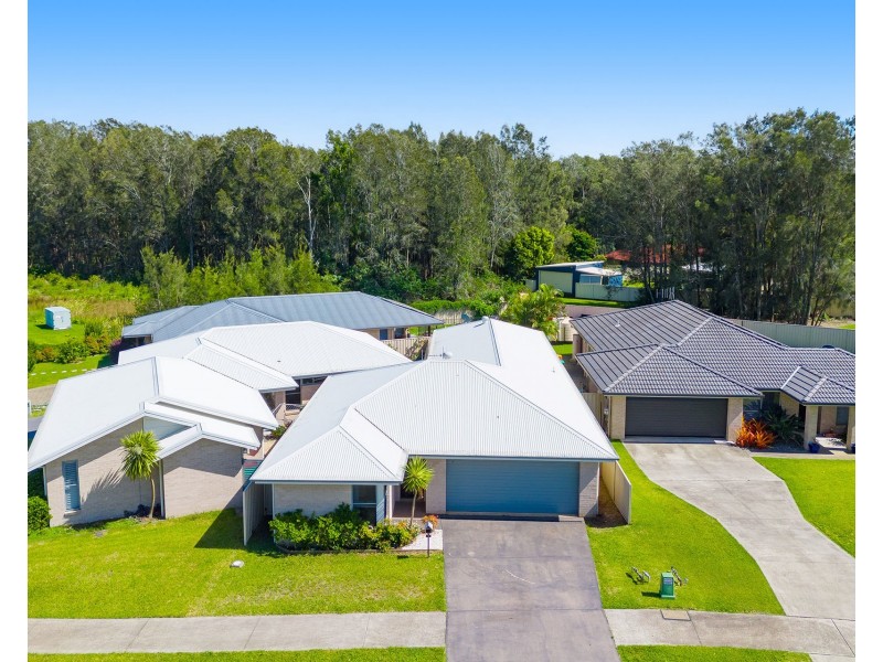 1 Kara Close, Lake Cathie NSW 2445