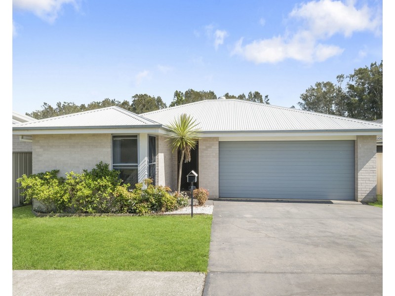 1 Kara Close, Lake Cathie NSW 2445