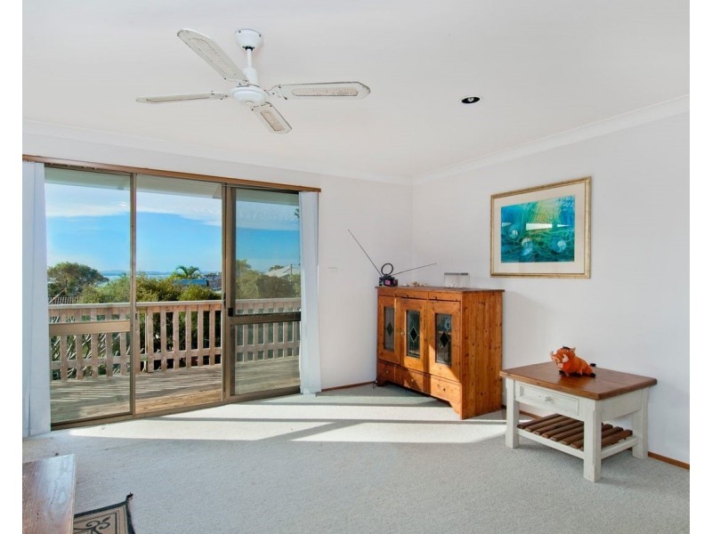 8 Third Avenue, Bonny Hills NSW 2445