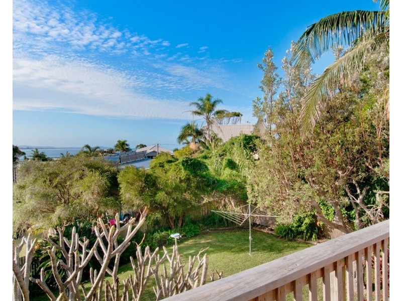 8 Third Avenue, Bonny Hills NSW 2445