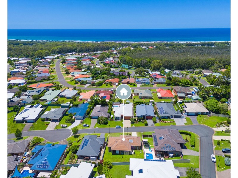 8 St Lucia Place, Bonny Hills NSW 2445