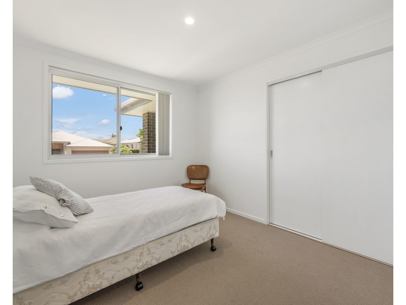 8 St Lucia Place, Bonny Hills NSW 2445