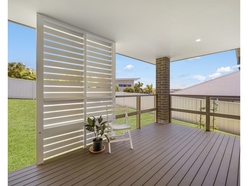 8 St Lucia Place, Bonny Hills NSW 2445