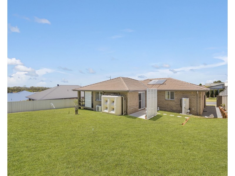 8 St Lucia Place, Bonny Hills NSW 2445