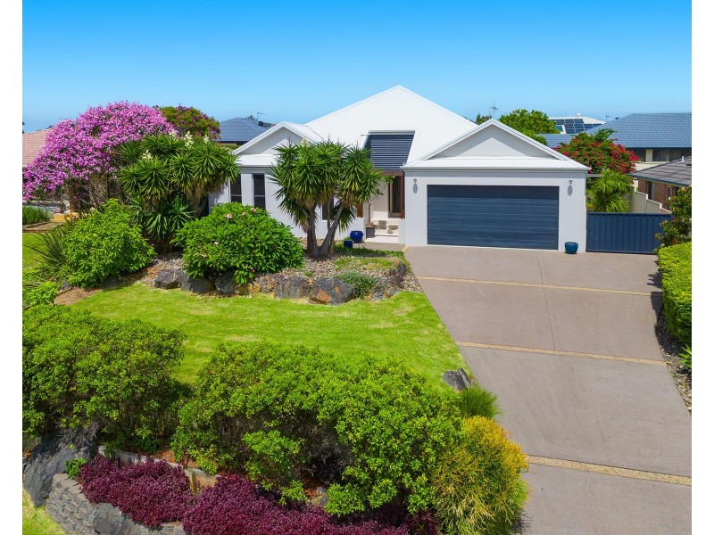 4 Resolution Place, Lake Cathie NSW 2445