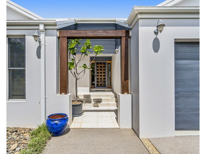 4 Resolution Place, Lake Cathie NSW 2445