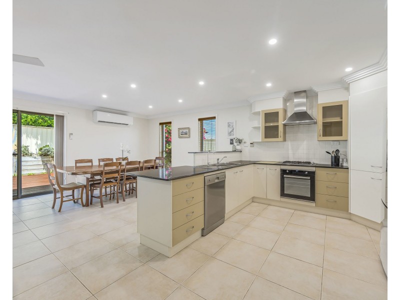 4 Resolution Place, Lake Cathie NSW 2445