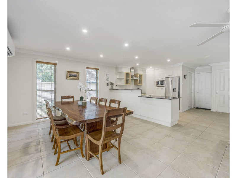 4 Resolution Place, Lake Cathie NSW 2445