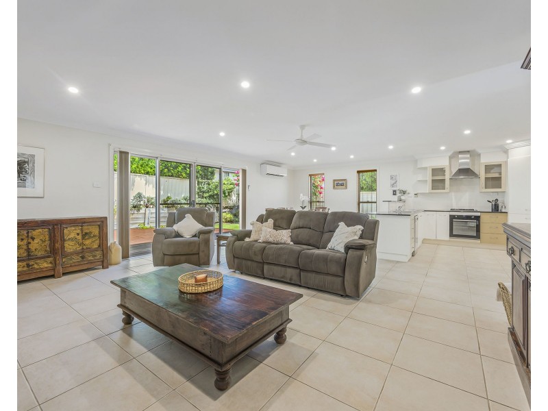 4 Resolution Place, Lake Cathie NSW 2445