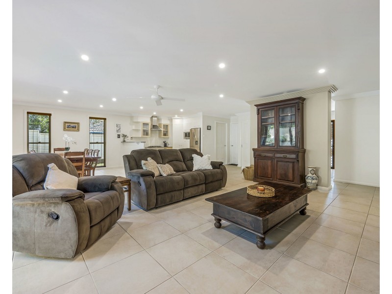 4 Resolution Place, Lake Cathie NSW 2445