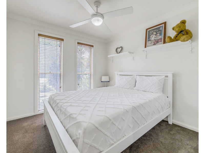 4 Resolution Place, Lake Cathie NSW 2445