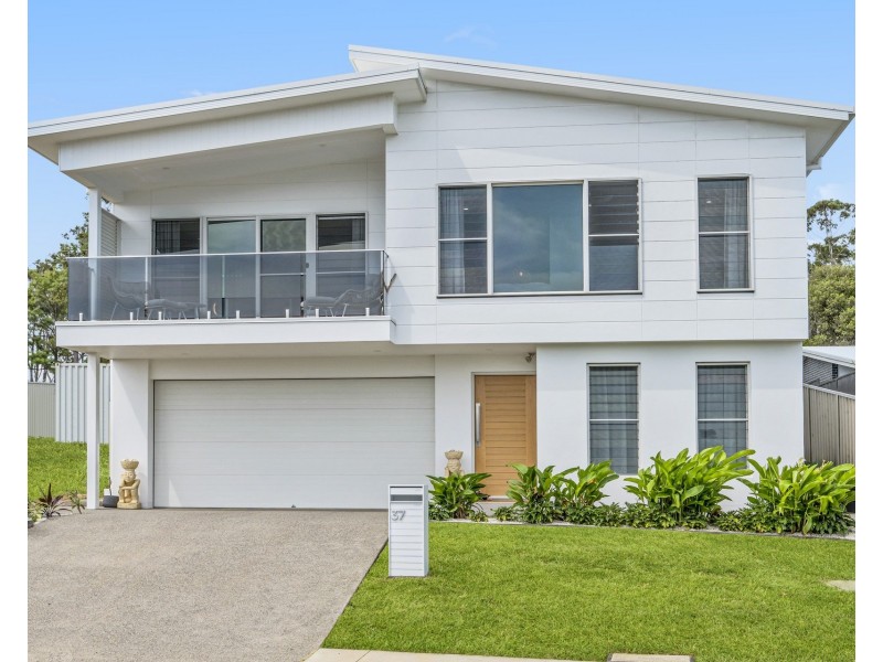 37 St Lucia Place, Bonny Hills NSW 2445