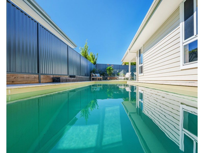 24 Antigua Avenue, Lake Cathie NSW 2445