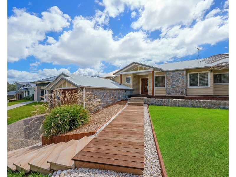 6 Antigua Avenue, Lake Cathie NSW 2445